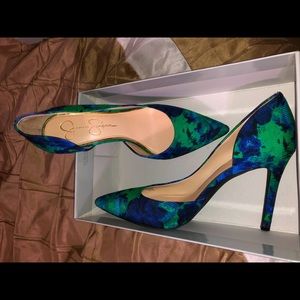Jessica Simpson Pumps !! worn only once .